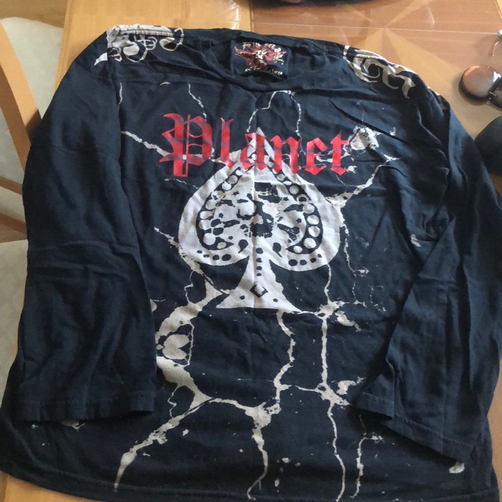 Long sleeve t-shirt